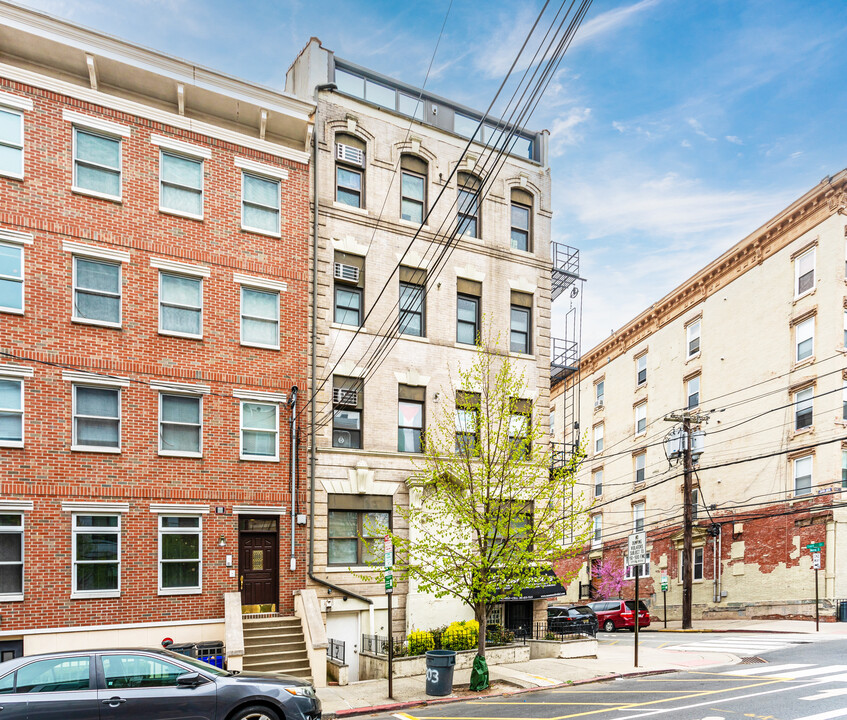 301 Monroe St in Hoboken, NJ - Foto de edificio