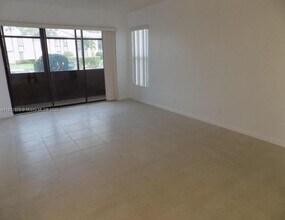 824 Sky Pine Way in Greenacres, FL - Building Photo - Building Photo