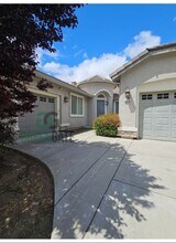 113 Hackney St in Patterson, CA - Building Photo - Building Photo
