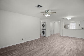 2076 Mesquite Ln, Unit 203 in Laughlin, NV - Building Photo - Building Photo