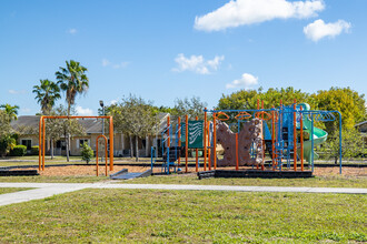 Verde Gardens in Homestead, FL - Building Photo - Building Photo