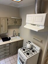 19088 Austin Way, Unit Cottage on the Creek in Saratoga, CA - Building Photo - Building Photo
