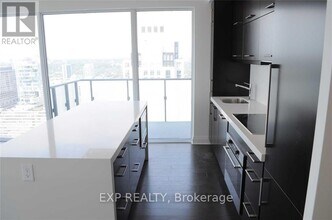 2803-65-2965 St Mary St in Toronto, ON - Building Photo - Building Photo