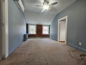21 Cross St in Reading, MA - Building Photo - Building Photo