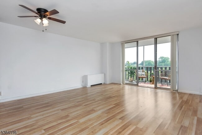530 Valley Rd in Montclair, NJ - Building Photo - Building Photo