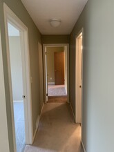 1680 Cedarwood Dr in Westlake, OH - Foto de edificio - Building Photo