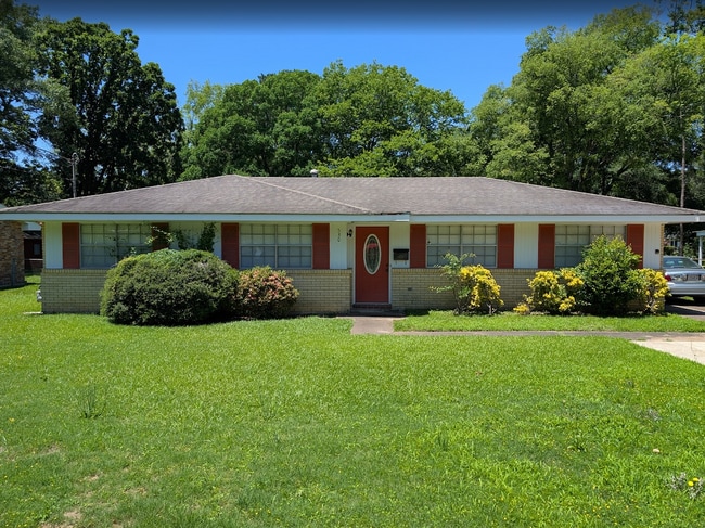 property at 530 Avondale Rd