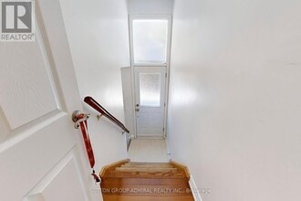 129 Crestwood Rd in Vaughan, ON - Building Photo - Building Photo