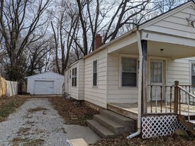 1333 S Liberty St in Independence, MO - Building Photo