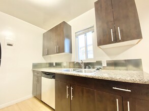 926 Hancock Ave in West Hollywood, CA - Building Photo - Building Photo
