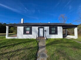 1355 Dewitt St in Augusta, GA - Building Photo