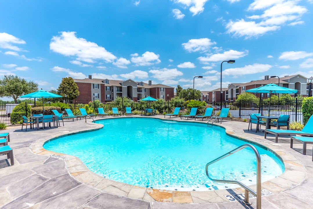 The Flats at Sugarland in Sugar Land, TX - Foto de edificio