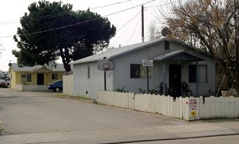 1910-1914 Pleasant Ave Apartments