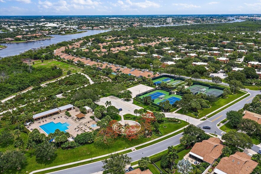 3052 30th Ct in Jupiter, FL - Building Photo