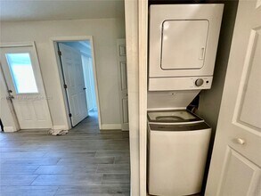 6300 Royal Woods Dr in Ft. Myers, FL - Building Photo - Building Photo