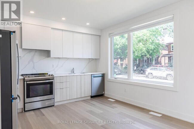 property at 465 Vaughan Rd