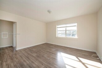 12247 NE 9th Ave in North Miami, FL - Building Photo - Building Photo