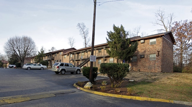 Knob Hill Apartments in Knoxville, TN - Building Photo - Building Photo