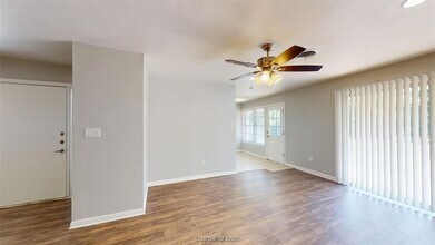 1618 George Bush Dr in College Station, TX - Foto de edificio - Building Photo