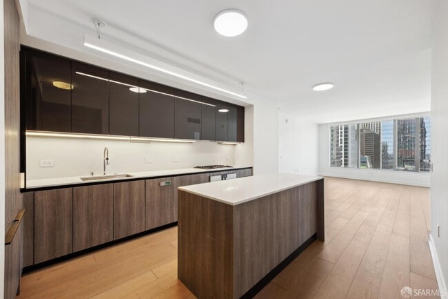property at 201 Folsom St