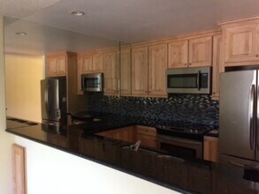 17431 Ambaum Blvd S in Burien, WA - Building Photo - Building Photo