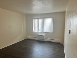 Del Mar Garden in Aurora, CO - Foto de edificio - Building Photo