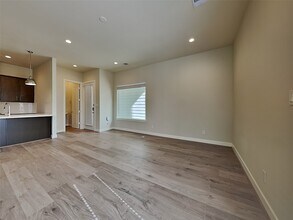 5750 Quinn Landing Rd in Houston, TX - Foto de edificio - Building Photo