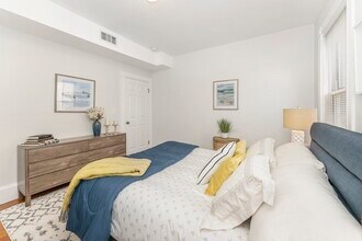 172 Boylston St, Unit 303 in Boston, MA - Building Photo - Building Photo