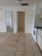 37216 Clinton Ave in Dade City, FL - Building Photo - Building Photo