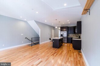 853 N 20th St in Philadelphia, PA - Building Photo - Building Photo