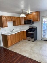 7627 Cullen St in San Diego, CA - Foto de edificio - Building Photo