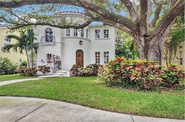 property at 2712 W Leila Ave