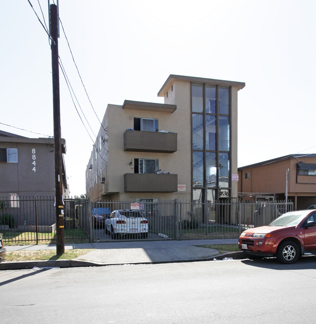 8836 Tobias Ave in Panorama City, CA - Building Photo - Building Photo