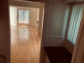 4525 Franklin Ave in Los Angeles, CA - Building Photo - Building Photo