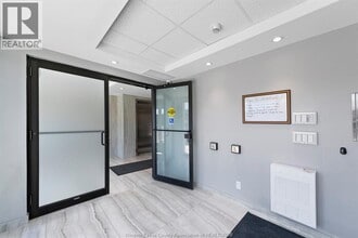 728 Brownstone Dr in Lakeshore, ON - Building Photo - Building Photo