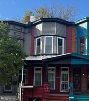 312 E 25th St in Baltimore, MD - Building Photo