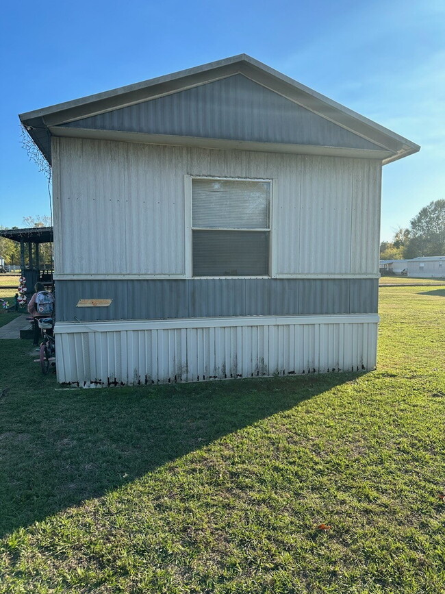 property at 395 Yaupon St