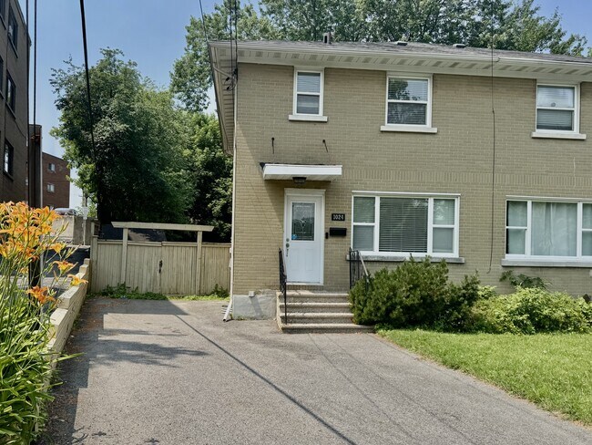 1024 Panet St in Ottawa, ON - Building Photo - Building Photo