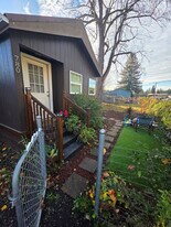 780 NW Alder St in Mill City, OR - Building Photo