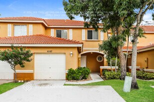 6187 United St in West Palm Beach, FL - Building Photo