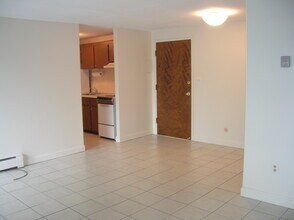 64 Main St, Unit 47B in Stoneham, MA - Building Photo - Building Photo