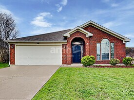 1000 Caleb St in Burleson, TX - Building Photo