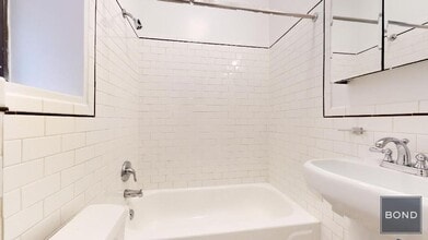 305 W 45th St in New York, NY - Building Photo - Building Photo