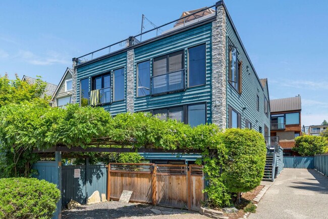 2028 Fairview Ave E in Seattle, WA - Building Photo - Building Photo