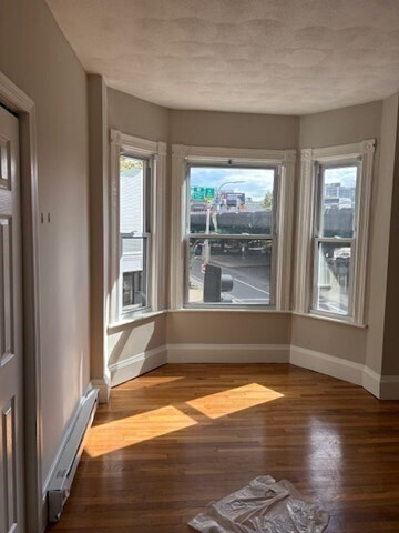 132 Chelsea St in Boston, MA - Building Photo