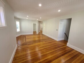 22 Dearborn St in Medford, MA - Building Photo - Building Photo