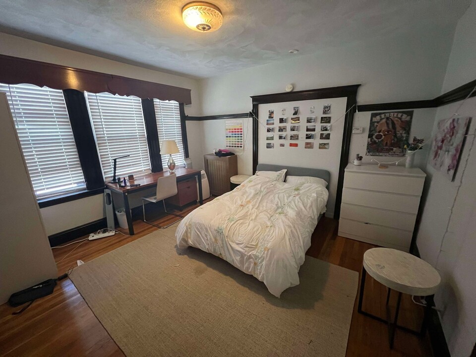 55 Frederick Ave, Unit #2 in Medford, MA - Foto de edificio