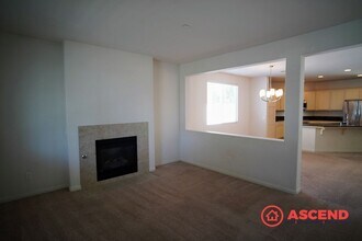 2010 Holt Rinehart Ave in Bakersfield, CA - Building Photo - Building Photo