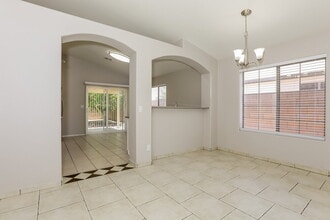 743 S Del Rio Ct in Apache Junction, AZ - Foto de edificio - Building Photo