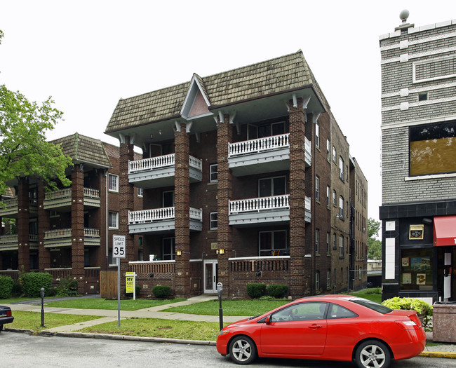 St. Regis Apartments in Cleveland Heights, OH - Building Photo - Building Photo